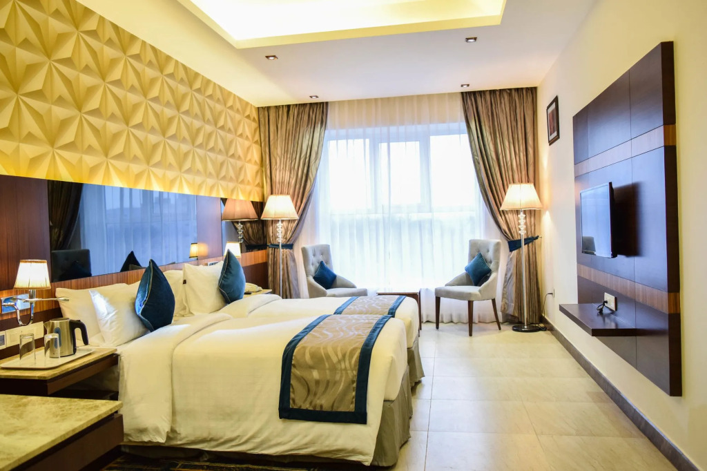 Rg Royal Hotel