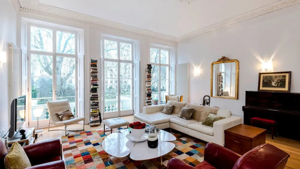 The Spacious Cleveland Square Apartment