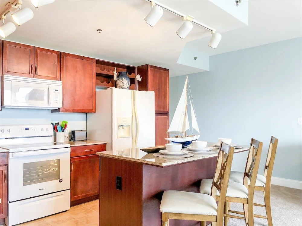 Laketown Wharf 802
