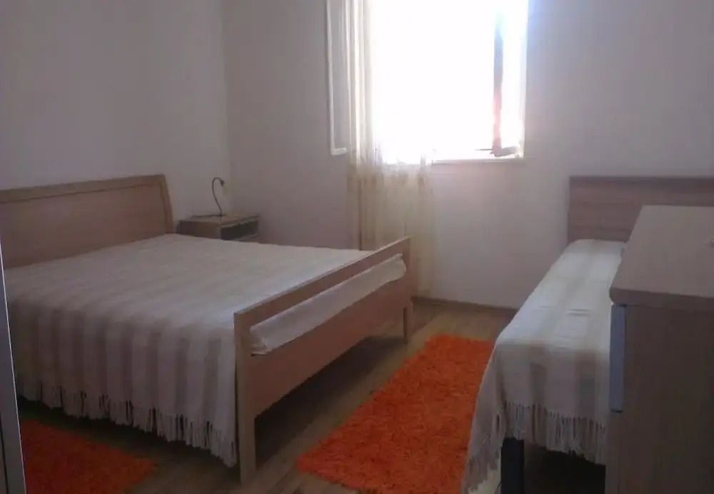 Nikša - 10 m From Beach - A1 Narancasti