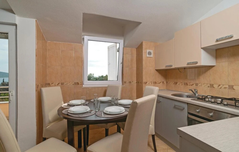 Beautiful Home in Sevid With Wifi and 4 Bedrooms