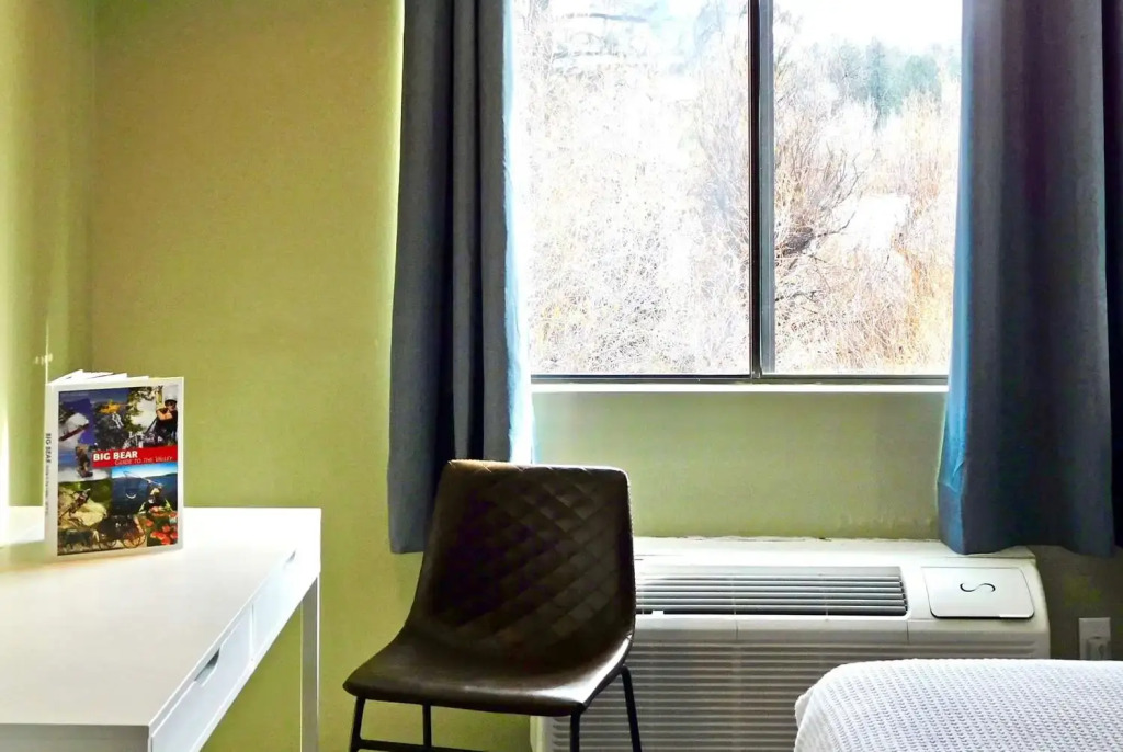 Travelodge by Wyndham Big Bear Lake CA