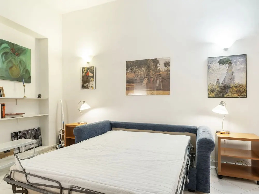 Comfy Holiday Home in Roma With Mezzanine
