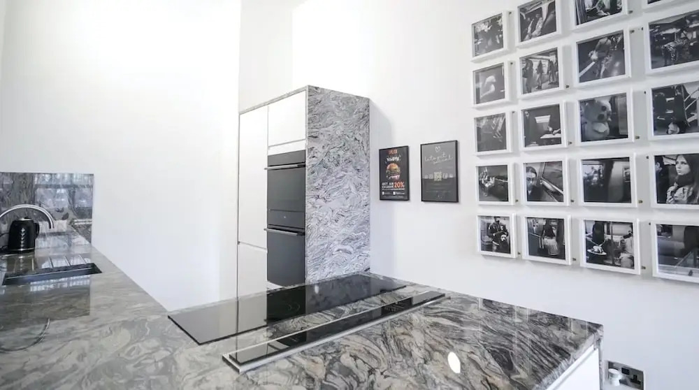 1-bed Loft Apartment - Free Parking, Central