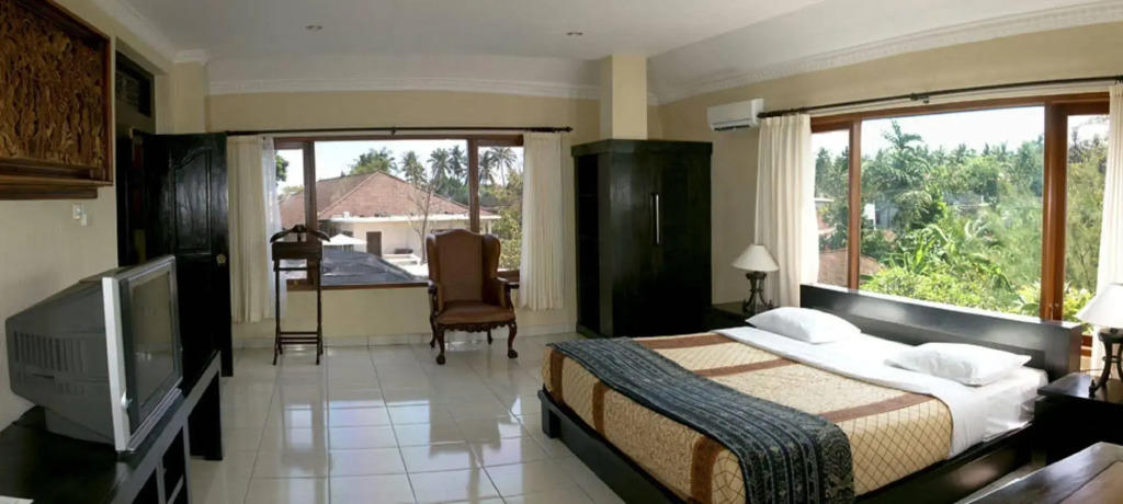 Dolphin Hotel Bali