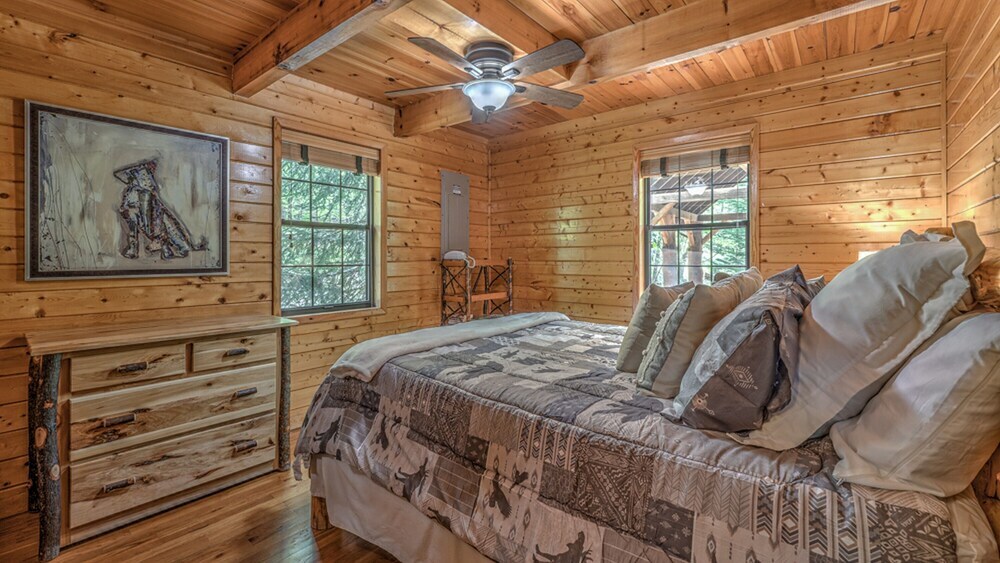 Whisper Creek Lodge by Escape to Blue Ridge