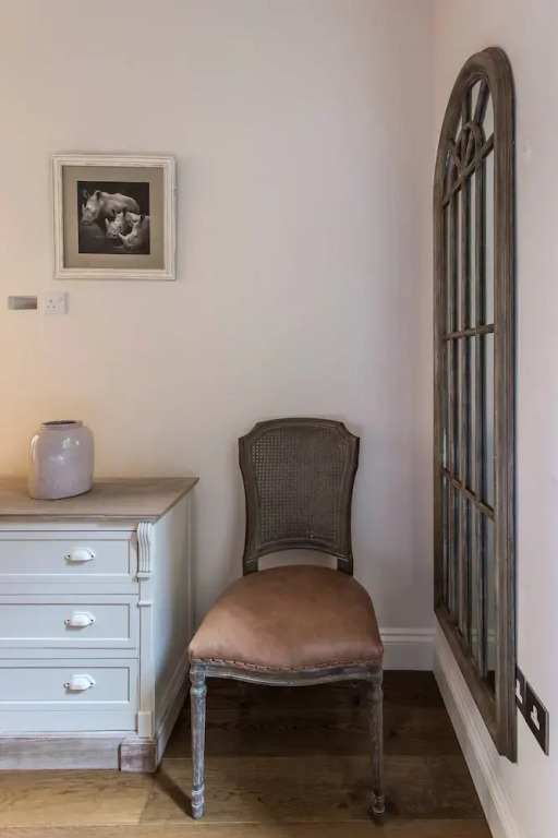 Cathcart Road IV by Onefinestay