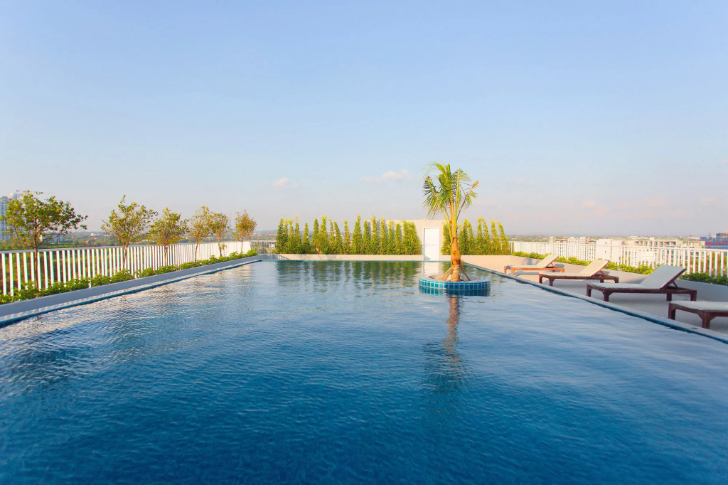 Rodina Beach Hotel