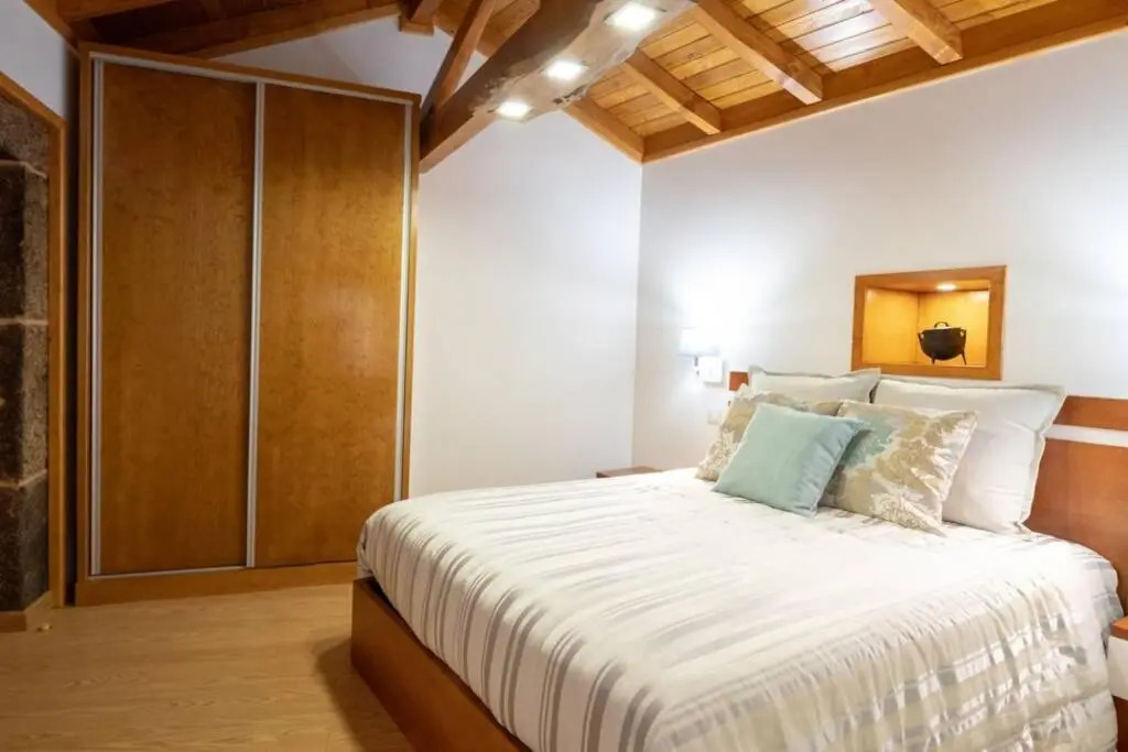 Casa Largo S Lourenço e Casa da Videira