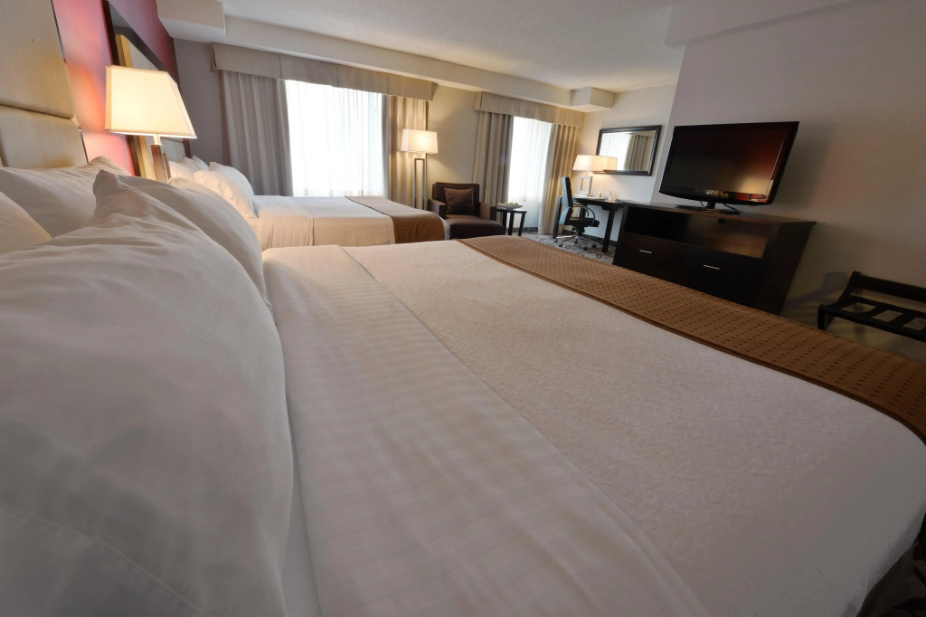 Holiday Inn Montreal Centre Ville Downtown by IHG