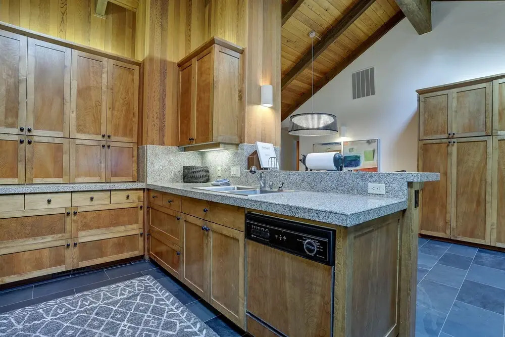 2 Pioneer Home features Brand New Hot Tub and Bikes to Explore Sunriver by RedAwning
