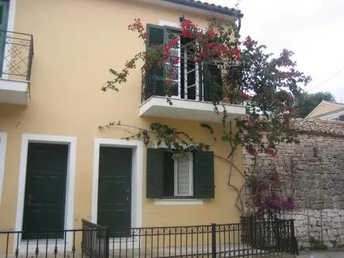 Evis Maisonette
