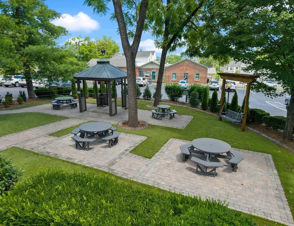 Carters Court Grand Escape