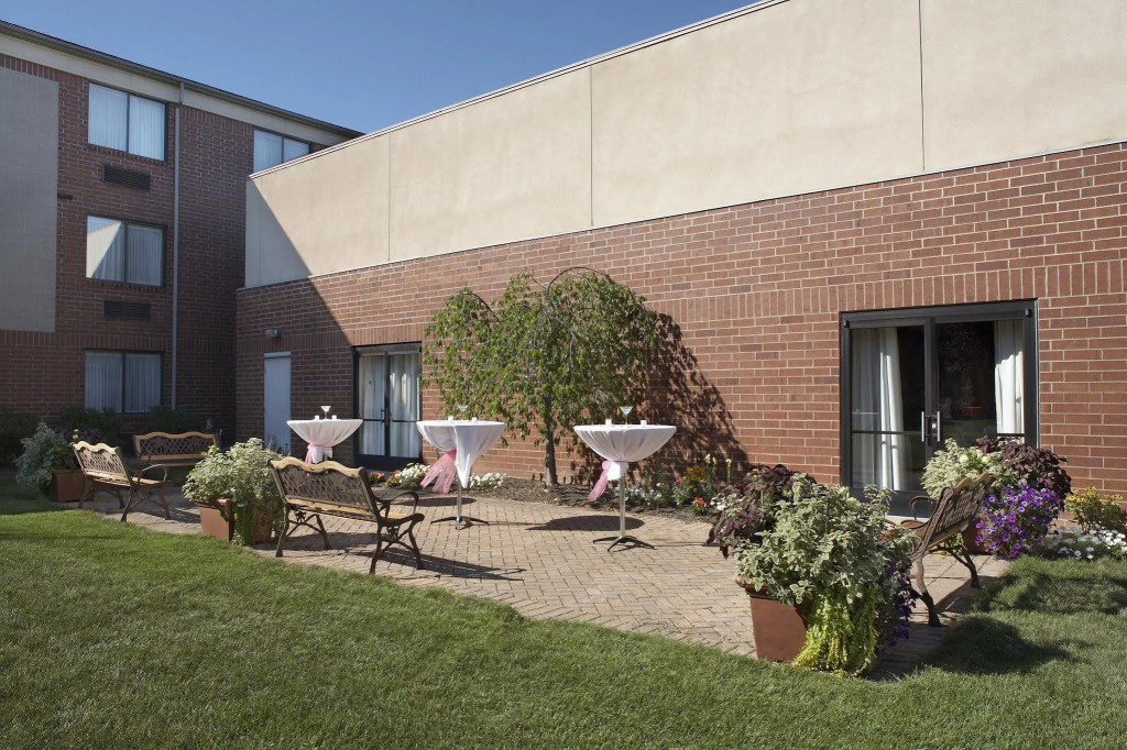DoubleTree by Hilton Akron Fairlawn