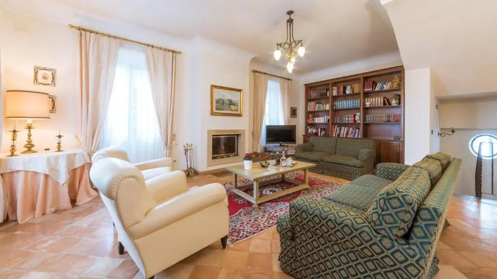 BORGO COLLE RIDENTE 13, Emma Villas