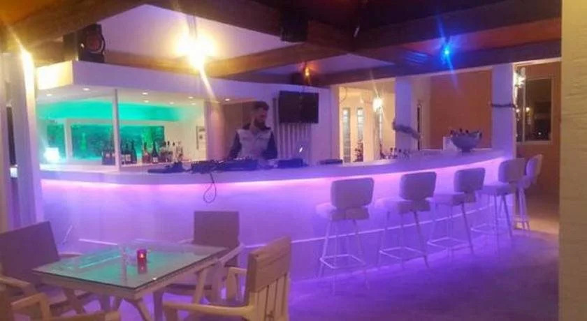 Archotel