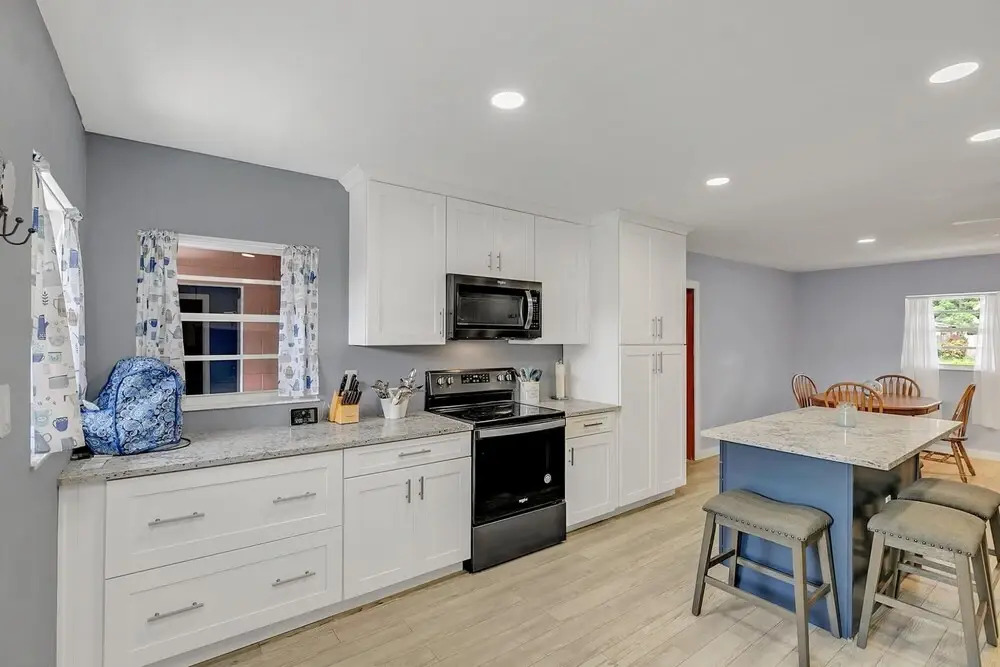 Charming Pool Home Minutes From Downtown Orlando and Winter Garden