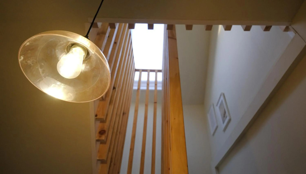 Crows Nest - Sleeps 6 nr North Bay beach and town
