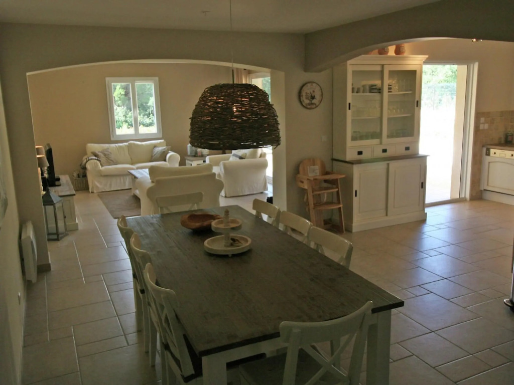 Contemporary villa in Le Plan-de-la-Tour with pool