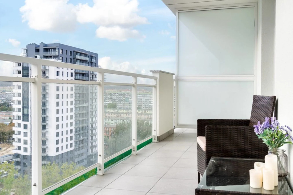 Cosy Two Bedroom Apartment With Stunning City View