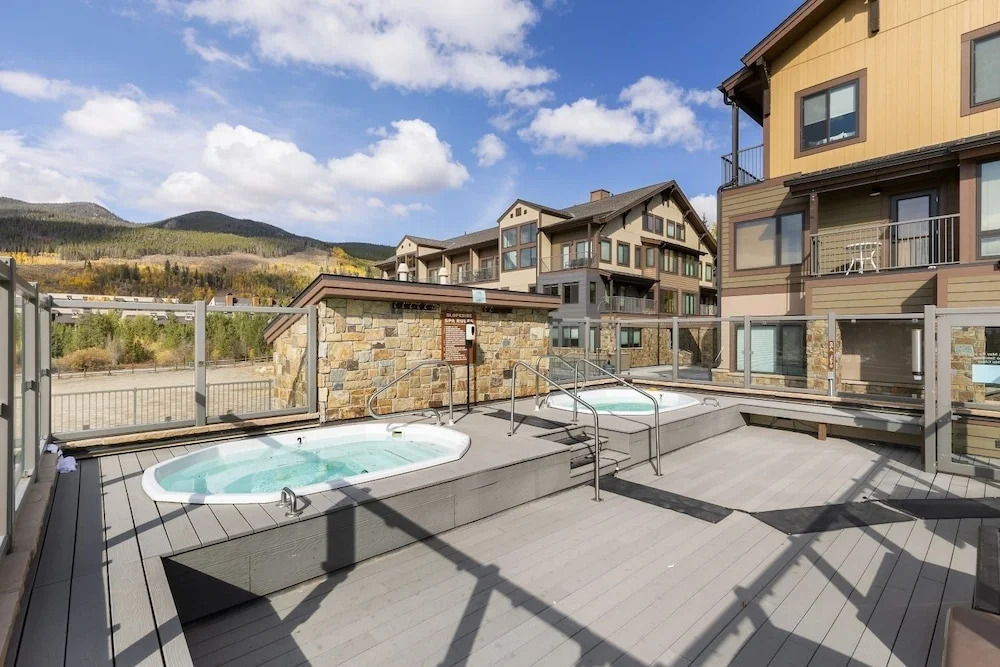2767 Slopeside Condo by RedAwning