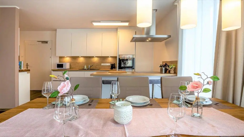Alpine Appartement Top 4 by AA Holiday Homes