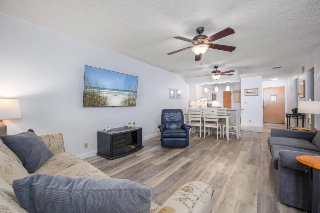 Hibiscus 103-B, 2 Bedrooms, Sleeps 6, Ocean Front, Ground Floor, 3 Pools