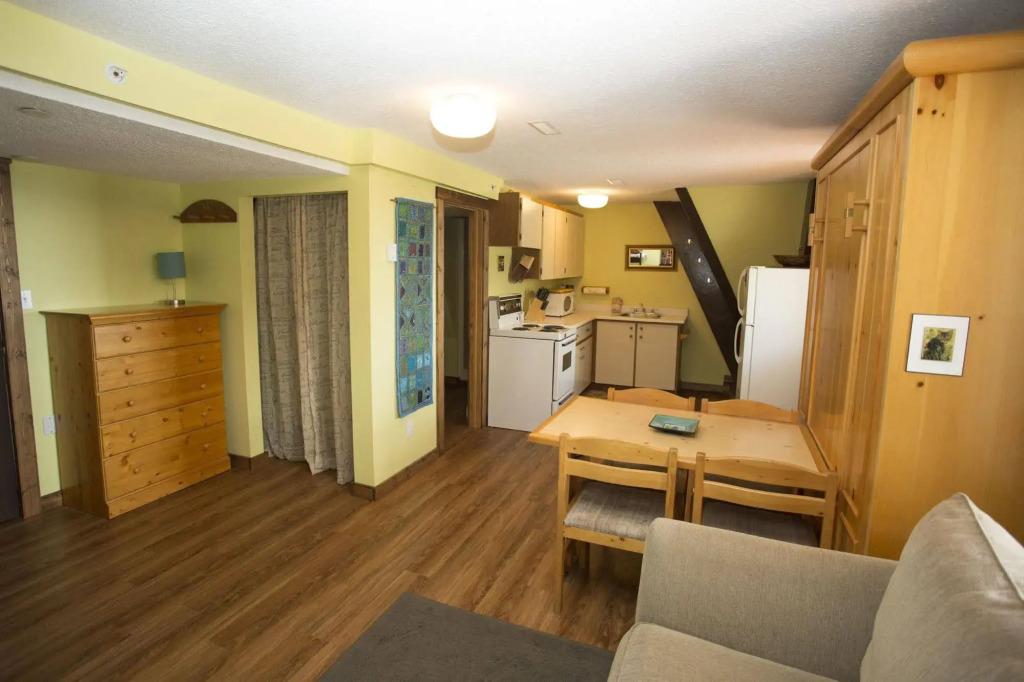 The Pinnacles Suites & Townhomes