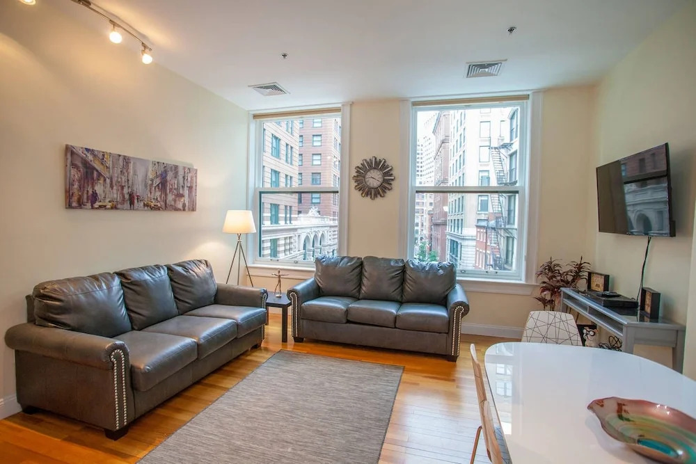 Luxe Condo Back Bay Boston-3 Bedrooms & 2 Baths