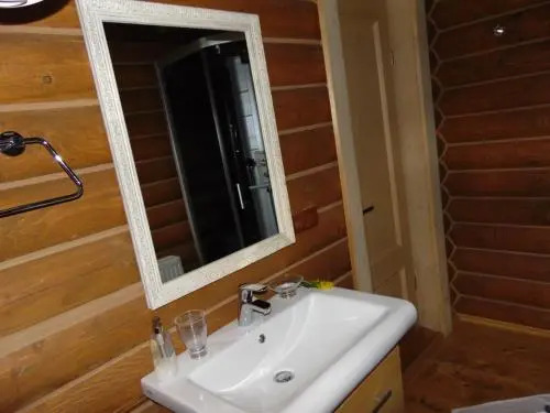 Leoslav Apartments
