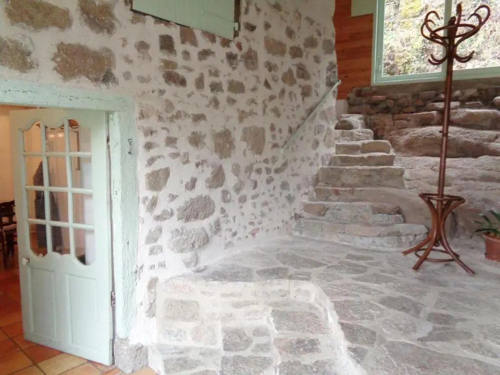 Gîte indépendant 8p, cheminée, animaux acceptés, nature paisible - FR-1-496-10