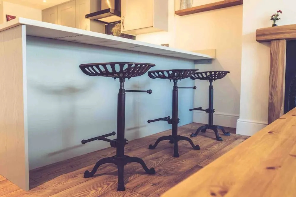 3-Bed Cottage-Plymouth-Dog friendly-Sleeps7