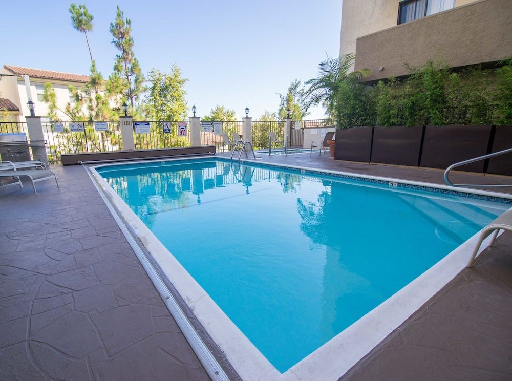 Strathmore Apartments