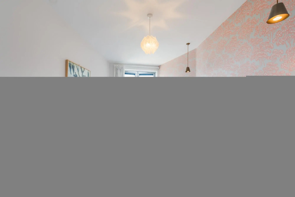 Spacious Fulham Apartment Close to the River by Underthedoormat