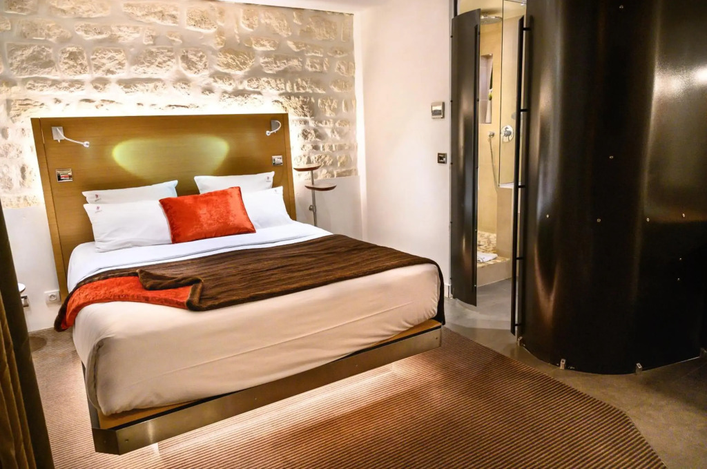 Select Hotel