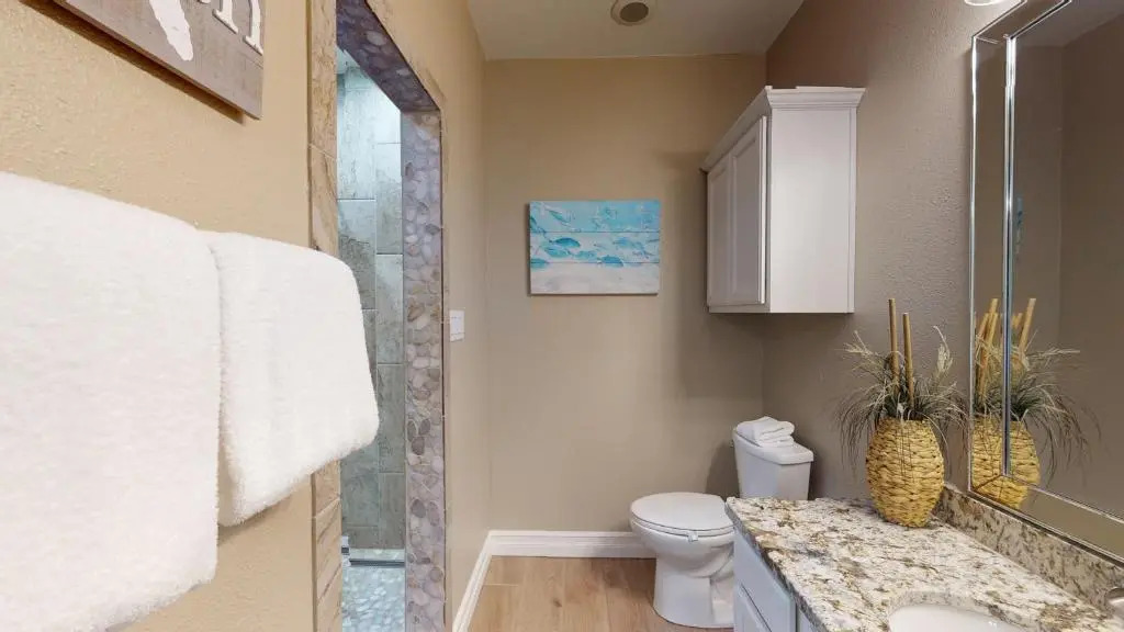 CDR109 Salt Therapy 3 bedroom 3 bath Newly Remodeled, BEACH home with Shared POOL