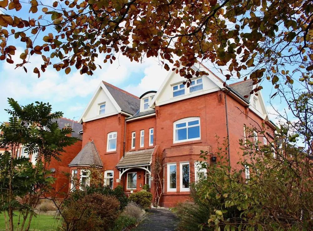 The Old School House - By Central Beach Leisure