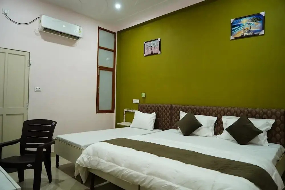 Shree Puram Guest House