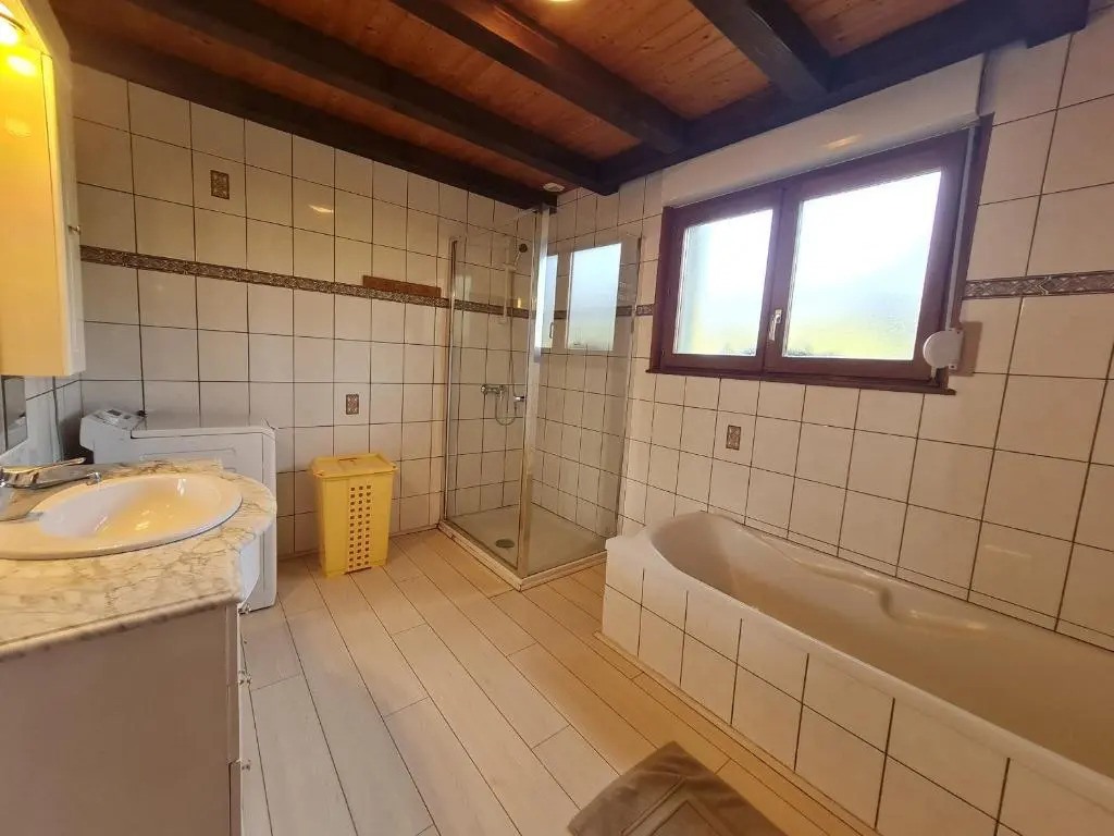 Gîte confortable à Basse-sur-le-Rupt - 3 chambres, terrasse, proche La Bresse - FR-1-589-42