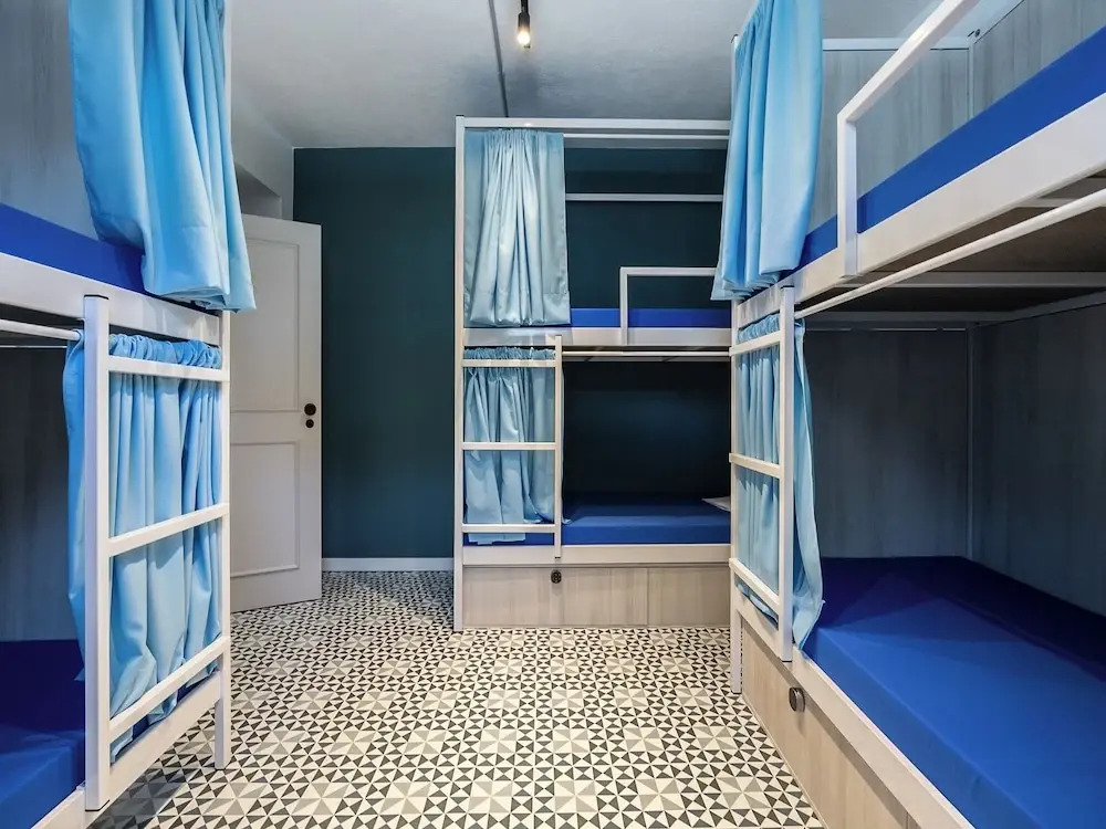 Walk in Hostel Faro Airport