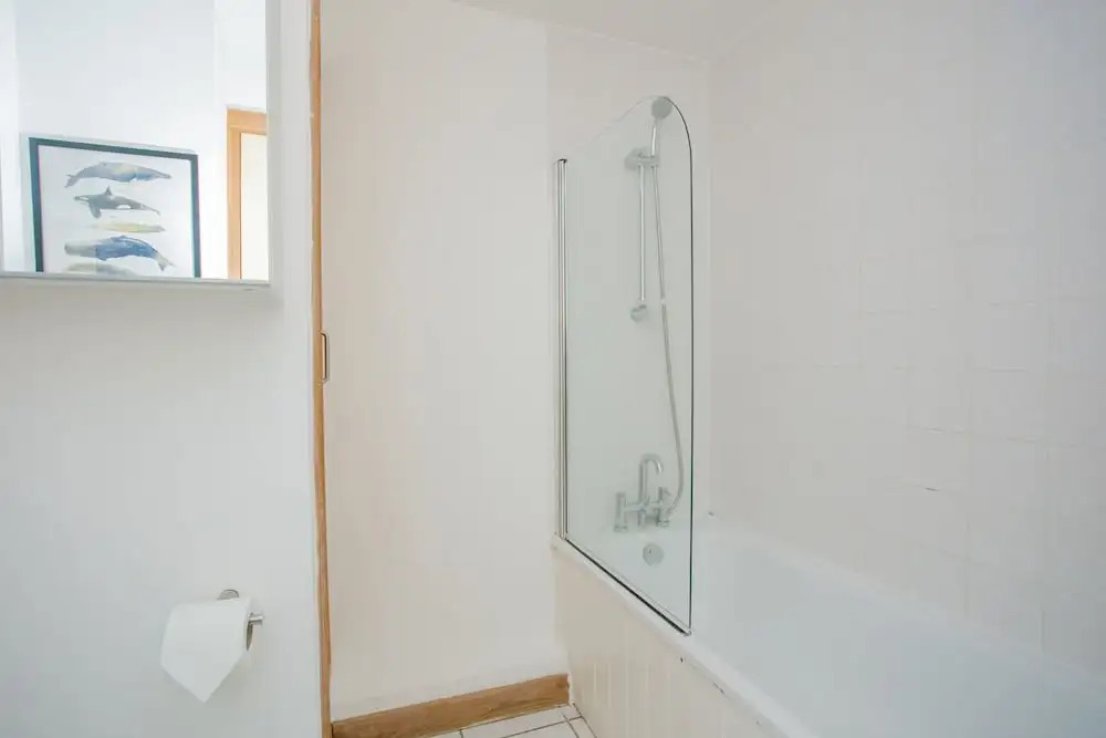 3 Bedroom Flat In East London