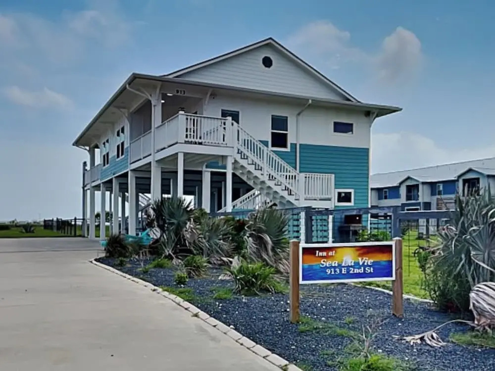 Inn at Bleu Estuary by Miss Kitty’s