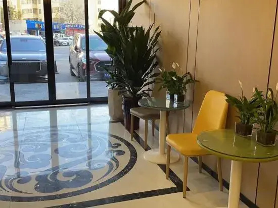Shenghe Boutique Hotel (Zhengzhou High-speed Railway East Station Jicheng Metro Station)