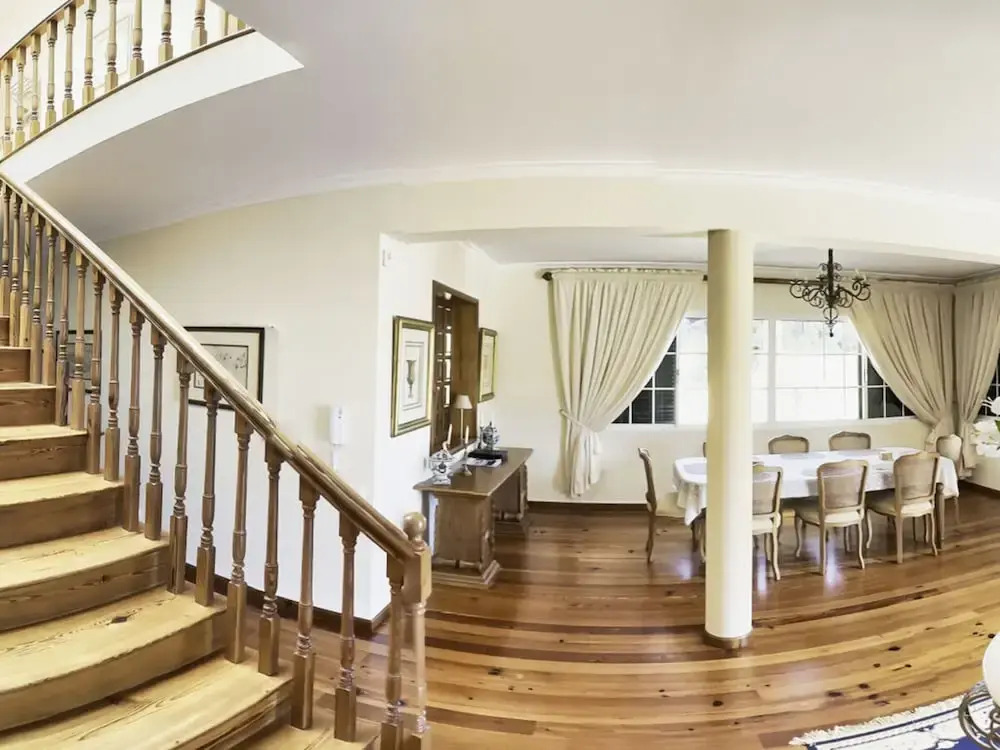 Quinta Martin Modern Retreat