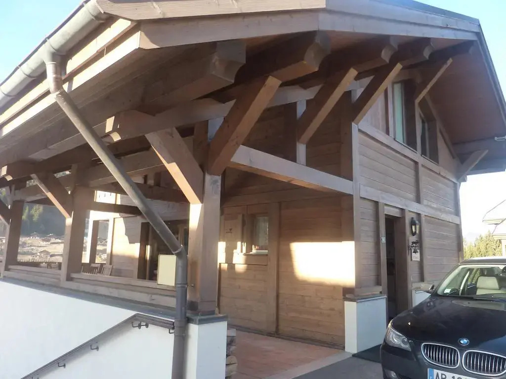 Luxury Family Ski Chalet - Jacuzzi BBQ - Near Lake Golf - Multipass access 60 Summer activities - Sleep 10