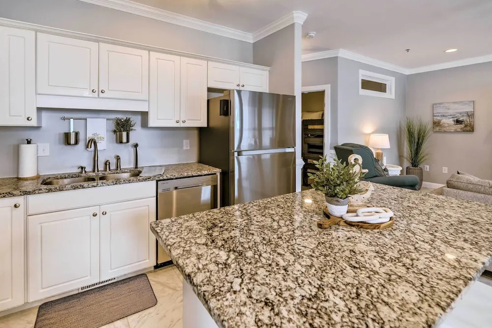 Ocean Club Condo w/ Community Pool & Hot Tub