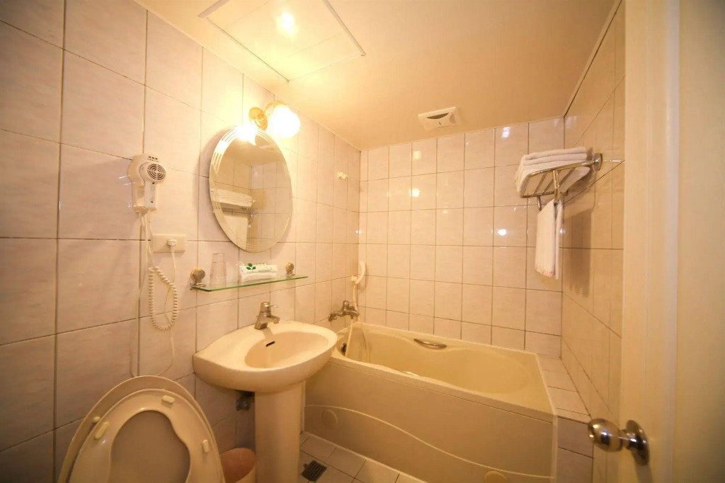 Hua Tong Hotel