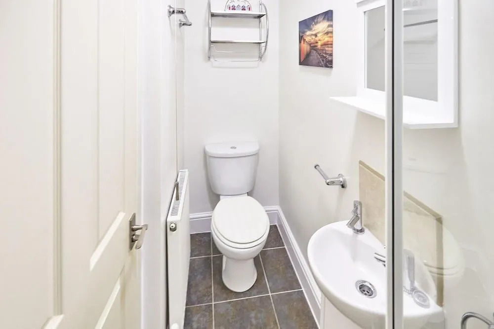 Host Stay The Whitby Pearl