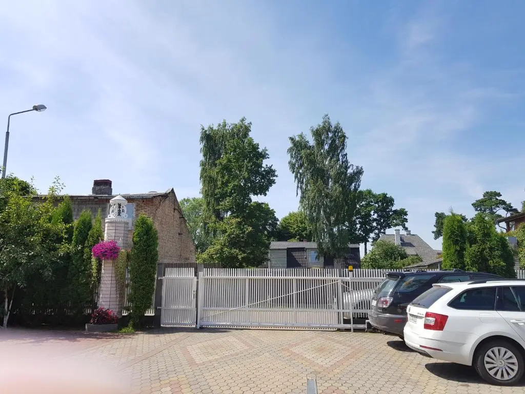 Naiza Guesthouse and Apartments