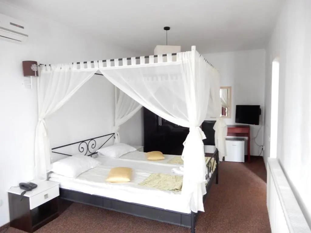 RHC Royal Hotel
